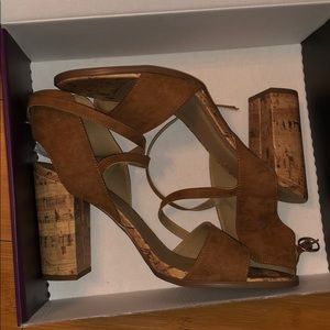 Tan heel